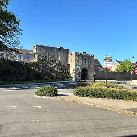 Vue Remparts Et Plages A 10 Minutes 2 A 4 Personnes *