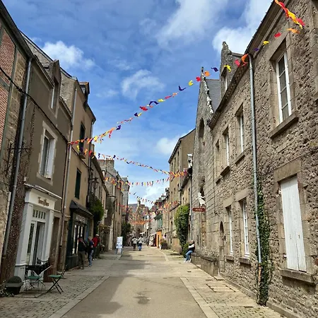 Vue Remparts Et Plages à 10 Minutes 2 à 4 Personnes